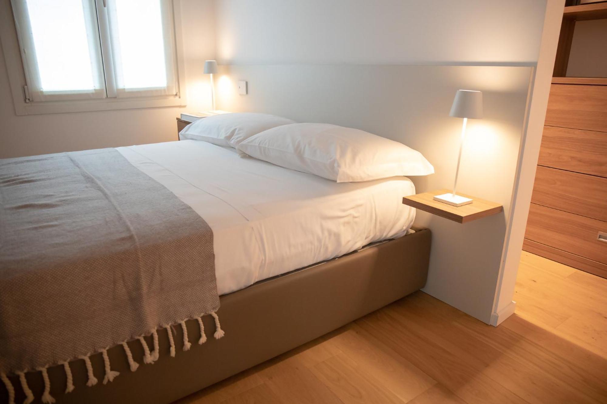 Amendola City View Apartments Suite Romantica Комо Экстерьер фото
