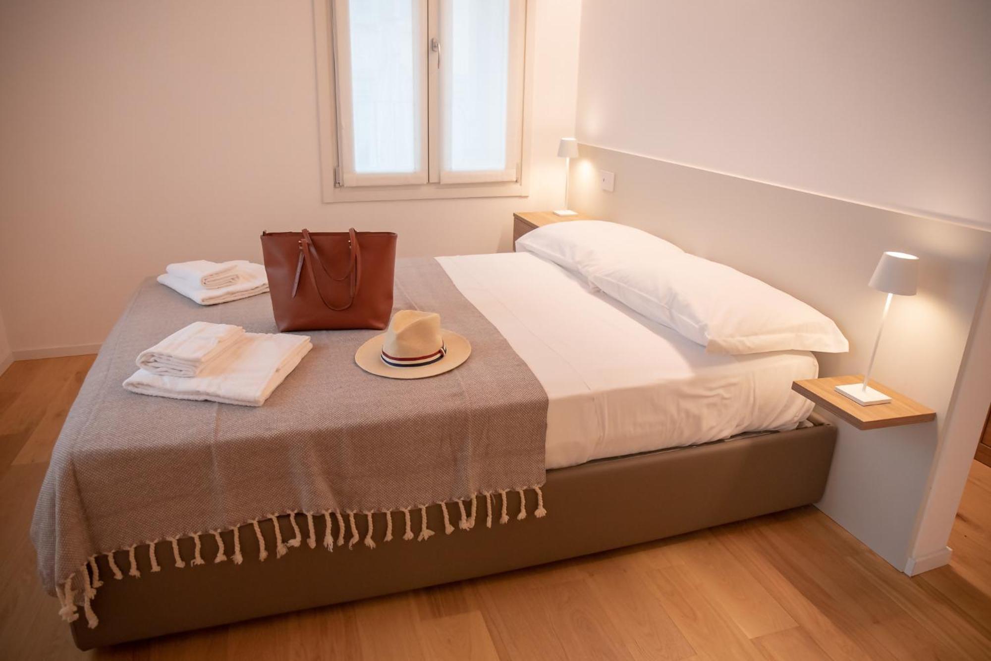 Amendola City View Apartments Suite Romantica Комо Экстерьер фото